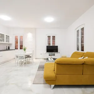 M&d Old Town Luxury Apartment Zadar